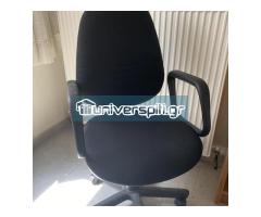 Πολυθρόνα καρέκλα γραφείου τροχήλατη μαύρη σε άριστη κατάσταση