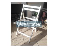 Λευκή ξύλινη καρέκλα σπαστη